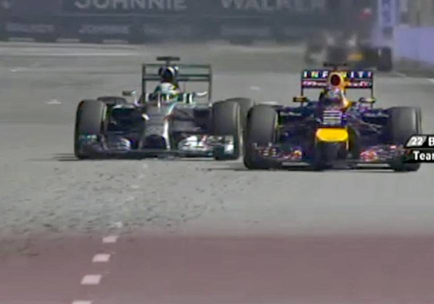Hamilton al giro 54 rientrato dietro a Vettel dopo il pit stop ha passato subito il tedesco che aveva gomme meno fresche di lui. Colombo